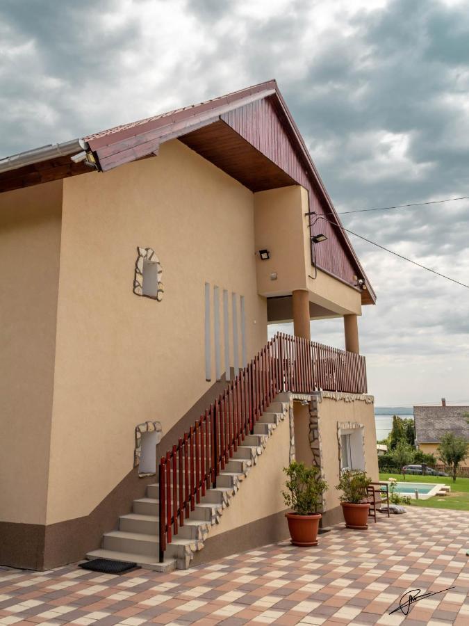 Omega Villa Бадачонтомай Екстериор снимка