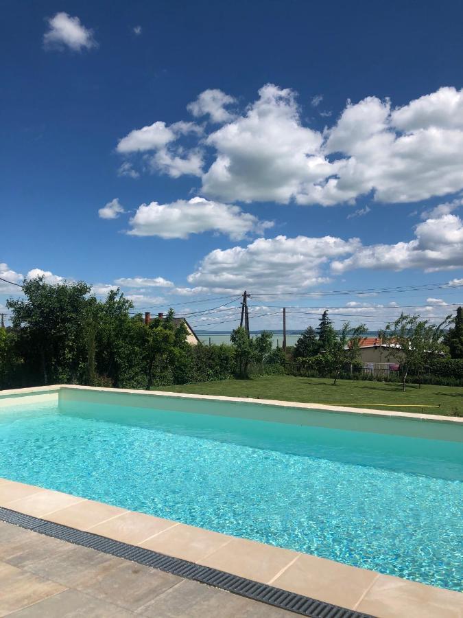 Omega Villa Бадачонтомай Екстериор снимка